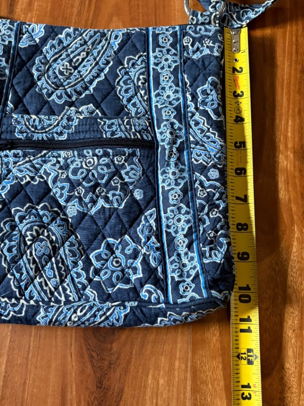 Retired Vera Bradley blue bandana hipster crossbody bag purse - Picture 7 of 9